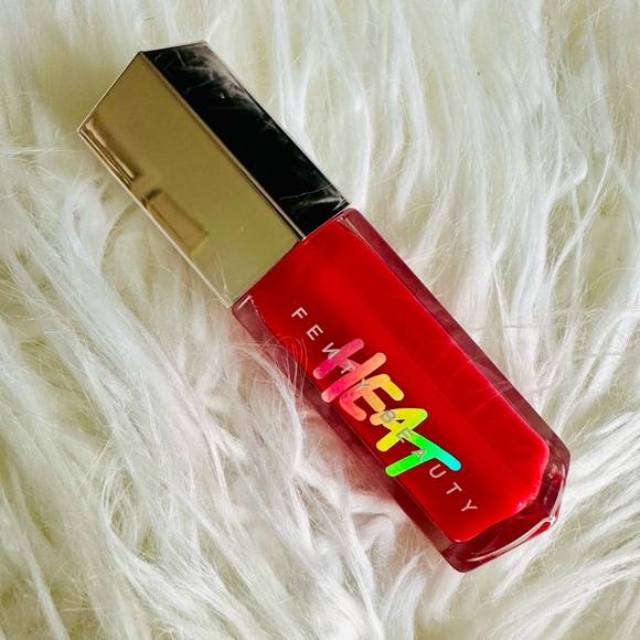 Fenty Beauty Hot Cherry GLOSS BOMB HEAT UNIVERSAL LIP LUMINIZER + PLUMPER - Picture 1 of 11